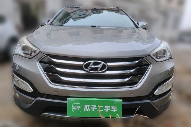 Used Hyundai Santa Fe 2013 2.0T Automatic All-Wheel Drive Top Trim Front