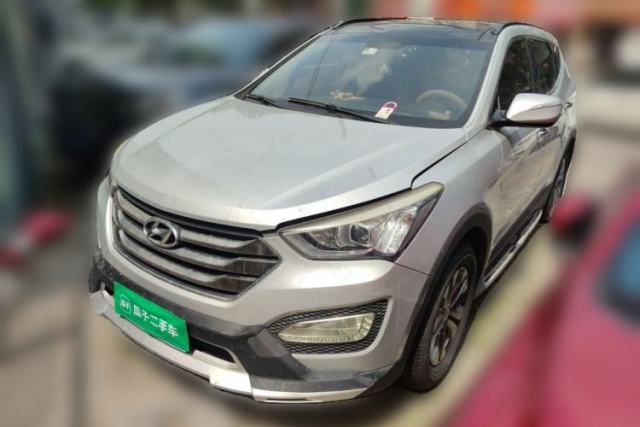Used Hyundai Santa Fe 2013 2.4L Automatic 4x4 Smart Version