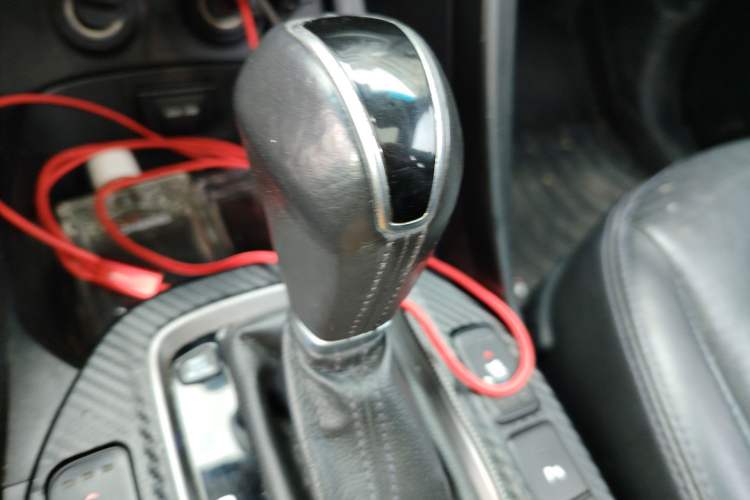 Used Hyundai Santa Fe 2013 2.0T Automatic All-Wheel Drive Top Trim Gear Lever