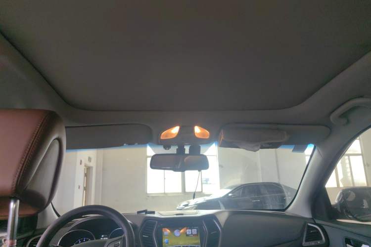 Used Hyundai Santa Fe 2013 2.4L Automatic 4x4 Prestige Edition Headliner
