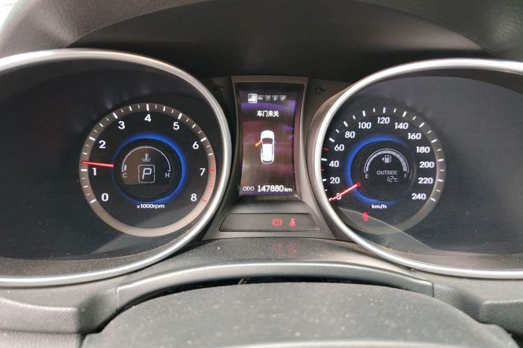 Used Hyundai Santa Fe 2013 2.0T Automatic All-Wheel Drive Top Trim Instrument Cluster
