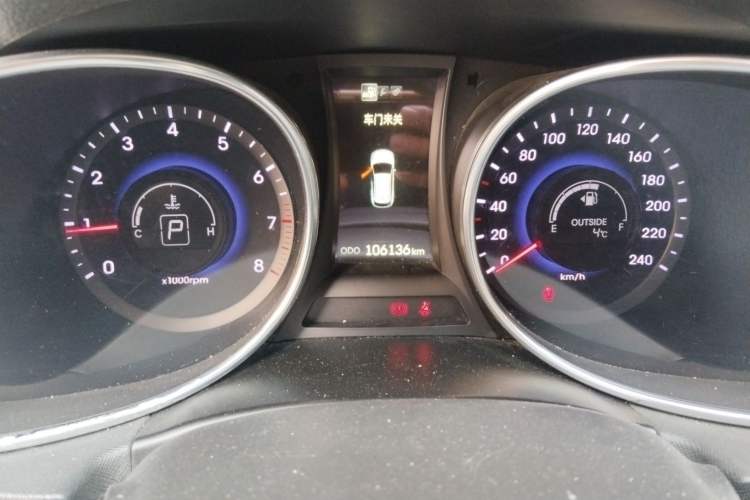 Used Hyundai Santa Fe 2013 2.4L Automatic Two-Wheel Drive Smart Version Instrument Cluster