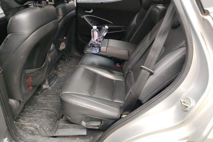 Used Hyundai Santa Fe 2013 2.0T Automatic All-Wheel Drive Top Trim Left Rear Seat