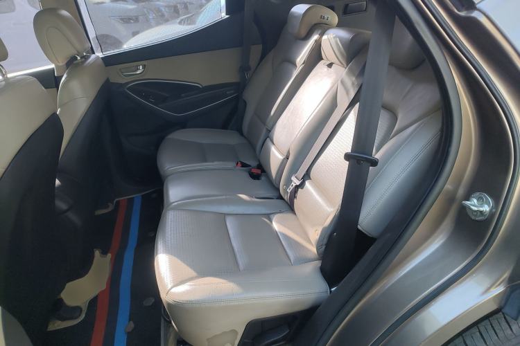 Used Hyundai Santa Fe 2013 2.0T Automatic All-Wheel Drive Prestige Version Left Rear Seat