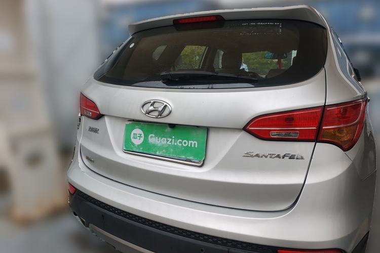 Used Hyundai Santa Fe 2013 2.4L Automatic Two-Wheel Drive Smart Version Rear