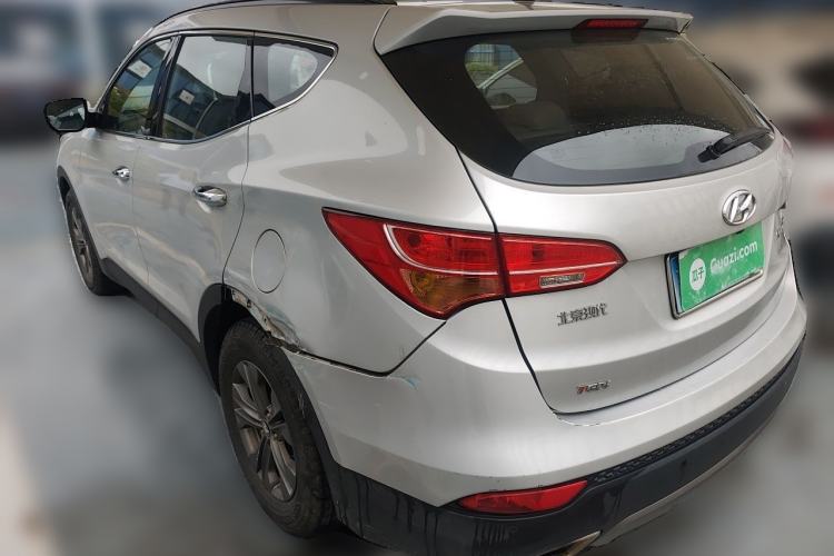 Used Hyundai Santa Fe 2013 2.4L Automatic Two-Wheel Drive Smart Version Rear Left 45 Deg
