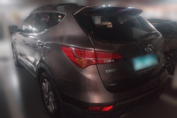 Used Hyundai Santa Fe 2013 2.0T Automatic All-Wheel Drive Top Trim Rear Left 45 Deg