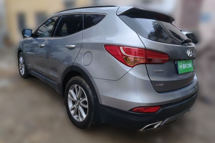 Used Hyundai Santa Fe 2013 2.0T Automatic All-Wheel Drive Top Trim Rear Left 45 Deg