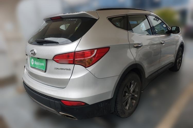 Used Hyundai Santa Fe 2013 2.4L Automatic Two-Wheel Drive Smart Version Rear Right 45 Deg