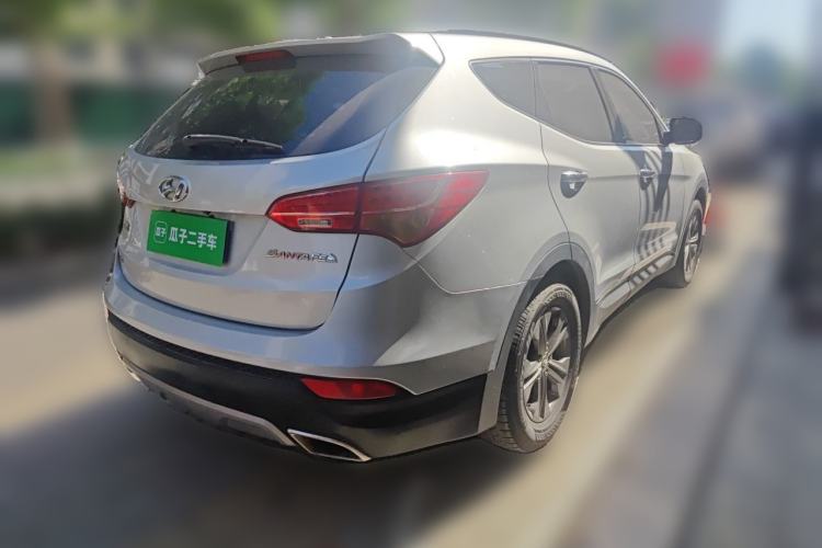Used Hyundai Santa Fe 2013 2.4L Automatic Two-Wheel Drive Smart Version Rear Right 45 Deg