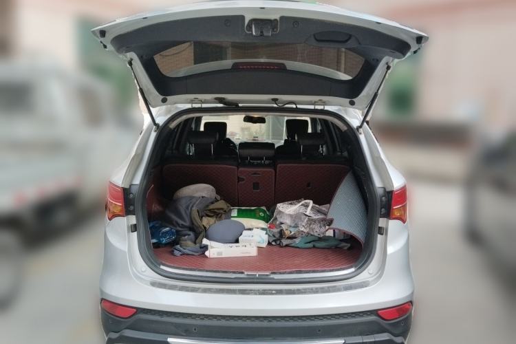 Used Hyundai Santa Fe 2013 2.4L Automatic Two-Wheel Drive Smart Version Trunk