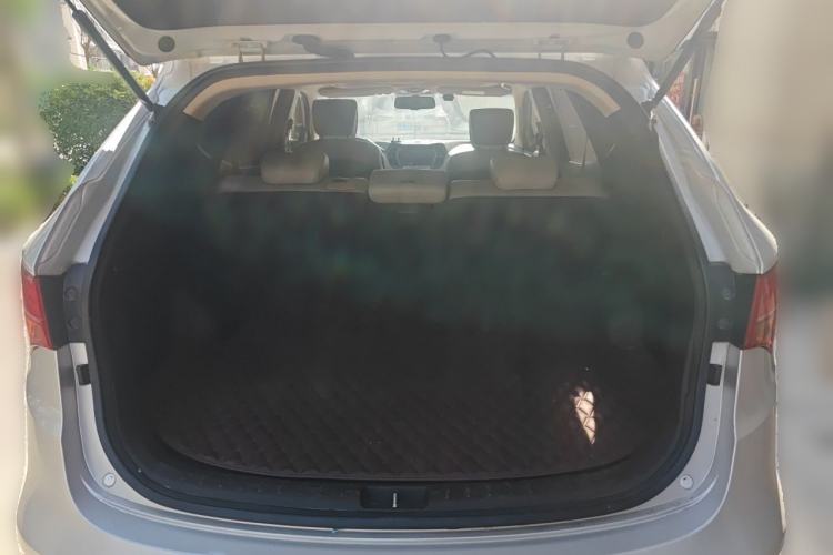 Used Hyundai Santa Fe 2013 2.4L Automatic Two-Wheel Drive Smart Version Trunk