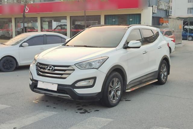 Used Hyundai Santa Fe 2013 2.4L Automatic Two-Wheel Drive Smart Version