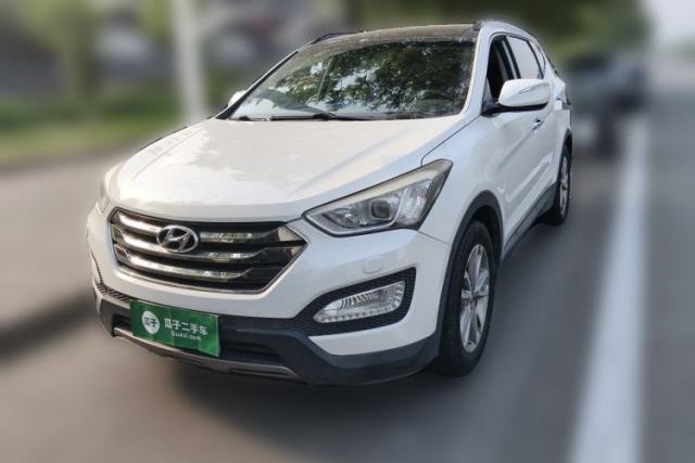 Used Hyundai Santa Fe 2013 Revised Version 2.4L Automatic All-Wheel Drive Luxury Trim