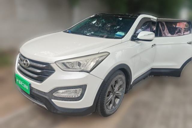 Ojetý Hyundai Santa Fe 2013 2.4L Automatic Two-Wheel Drive Smart Version
