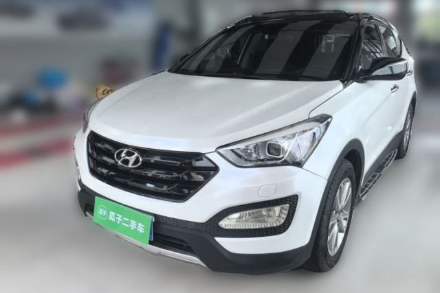 Used Hyundai Santa Fe 2013 Revised Version 2.4L Automatic All-Wheel Drive Luxury Trim