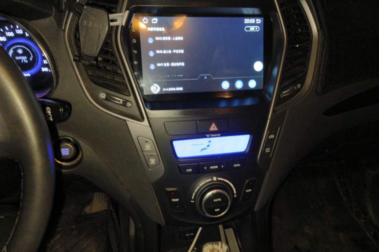 Used Hyundai Santa Fe 2013 2.4L Automatic 4x4 Prestige Edition Audio And AC Panel