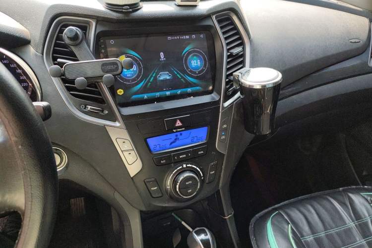 Used Hyundai Santa Fe 2013 2.4L Automatic Two-Wheel Drive Smart Version Audio And AC Panel
