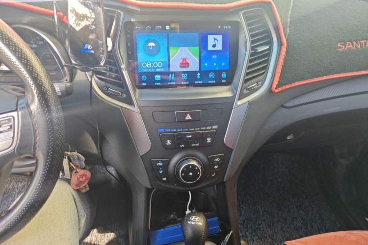 Used Hyundai Santa Fe 2013 2.4L Automatic 4x4 Comfort Edition Audio And AC Panel