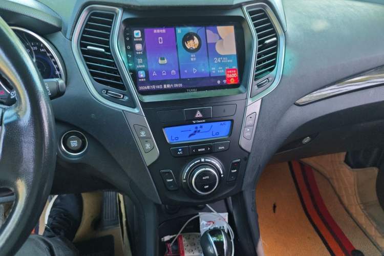 Used Hyundai Santa Fe 2013 2.4L Automatic Two-Wheel Drive Smart Version Audio And AC Panel