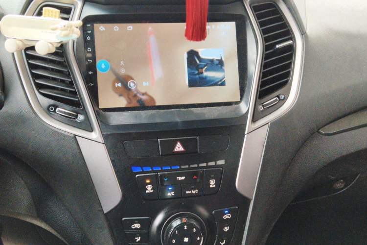 Used Hyundai Santa Fe 2013 2.4L Automatic 2WD Comfort Edition Audio And AC Panel