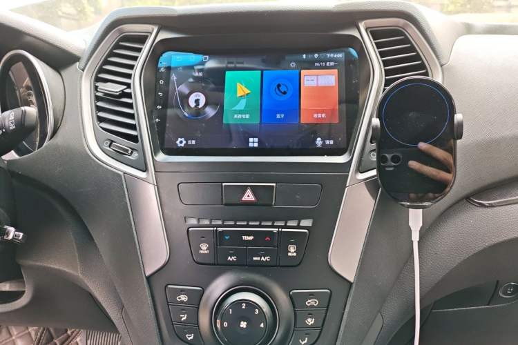 Used Hyundai Santa Fe 2013 2.4L Automatic 2WD Comfort Edition Audio And AC Panel