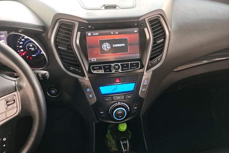 Used Hyundai Santa Fe 2013 2.4L Automatic Two-Wheel Drive Smart Version Audio And AC Panel
