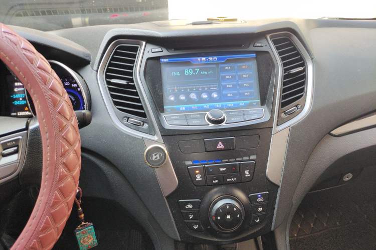Used Hyundai Santa Fe 2013 2.4L Automatic 2WD Comfort Edition Audio And AC Panel