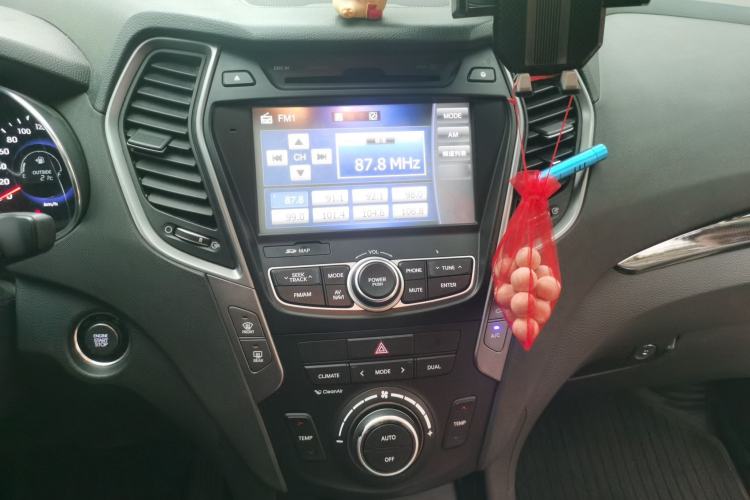 Used Hyundai Santa Fe 2013 Revised Version 2.4L Automatic All-Wheel Drive Smart Type Audio And AC Panel