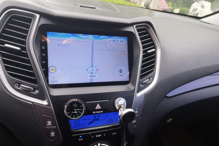 Used Hyundai Santa Fe 2013 2.4L Automatic Two-Wheel Drive Smart Version Audio And AC Panel