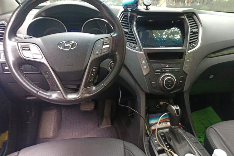 Used Hyundai Santa Fe 2013 Revised Version 2.0T Automatic All-Wheel Drive Prestige Edition Center Console