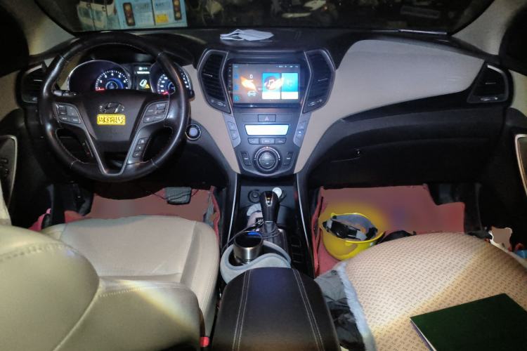 Used Hyundai Santa Fe 2013 2.4L Automatic Two-Wheel Drive Smart Version Center Console