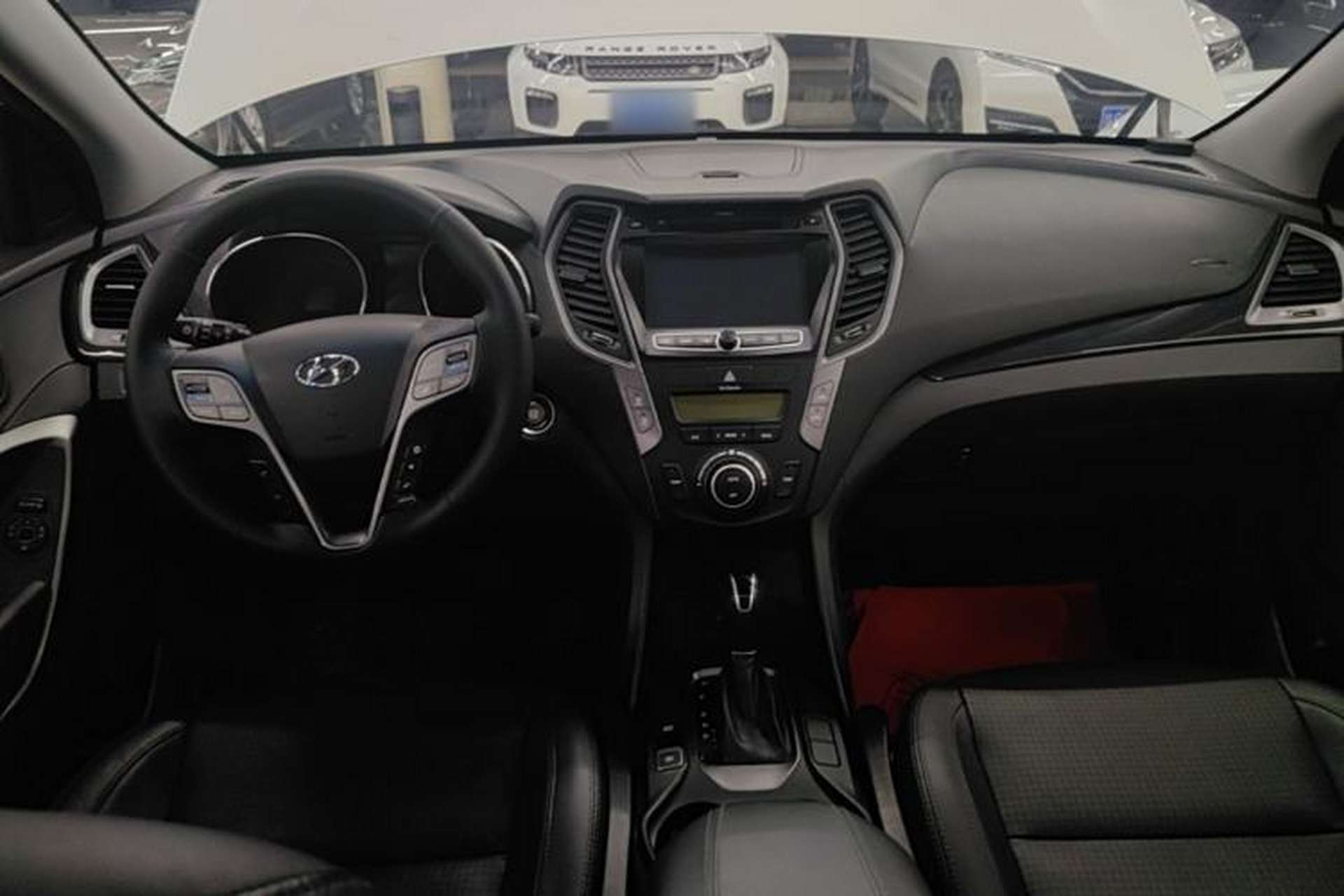Used Hyundai Santa Fe 2013 2.4L Automatic Two-Wheel Drive Smart Version Center Console
