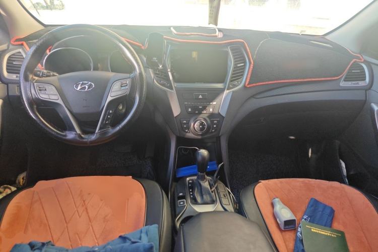Used Hyundai Santa Fe 2013 2.4L Automatic 4x4 Comfort Edition Center Console