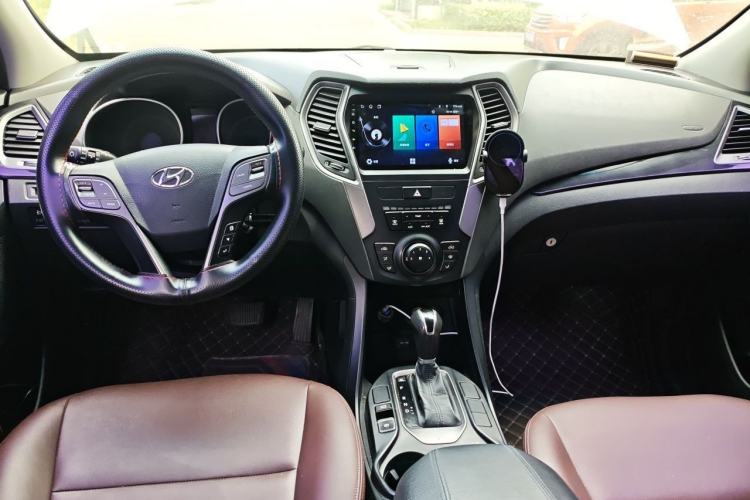 Used Hyundai Santa Fe 2013 2.4L Automatic 2WD Comfort Edition Center Console