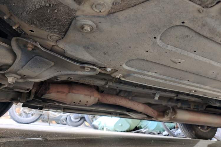 Used Hyundai Santa Fe 2013 2.4L Automatic Two-Wheel Drive Smart Version Chassis Front