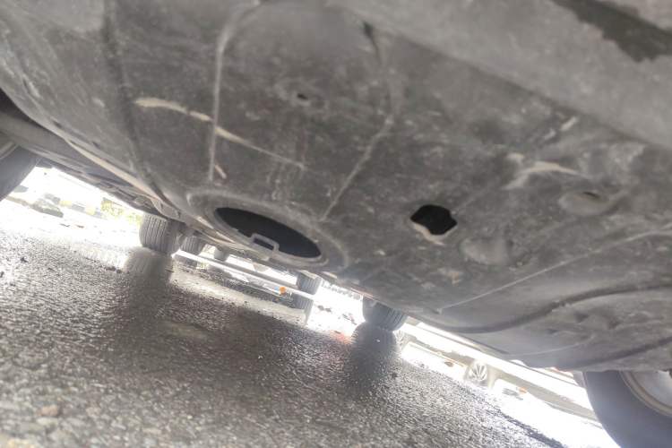 Used Hyundai Santa Fe 2013 2.4L Automatic Two-Wheel Drive Smart Version Chassis Front