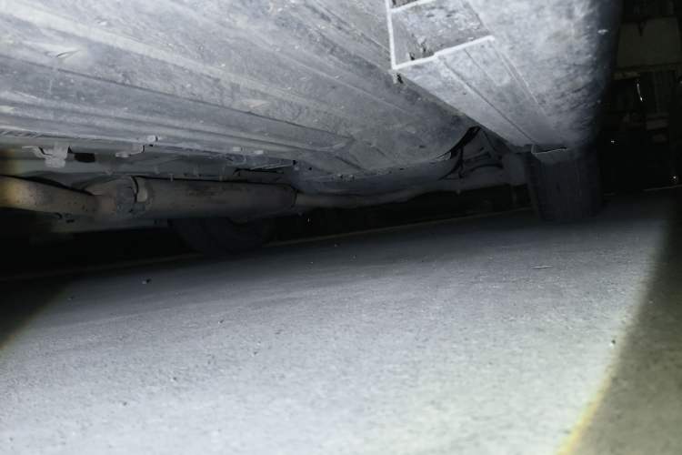 Used Hyundai Santa Fe 2013 2.4L Automatic Two-Wheel Drive Smart Version Chassis Front Left