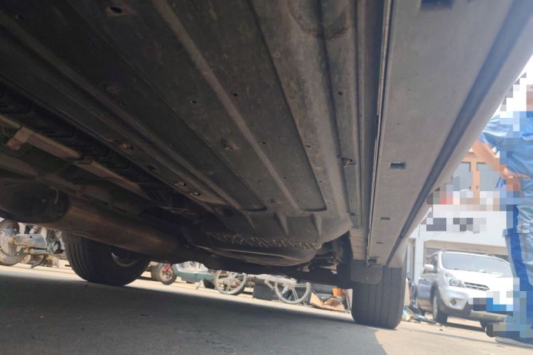 Used Hyundai Santa Fe 2013 2.4L Automatic Two-Wheel Drive Smart Version Chassis Front Left