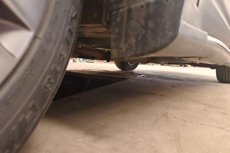 Used Hyundai Santa Fe 2013 2.4L Automatic Two-Wheel Drive Smart Version Chassis Front Left