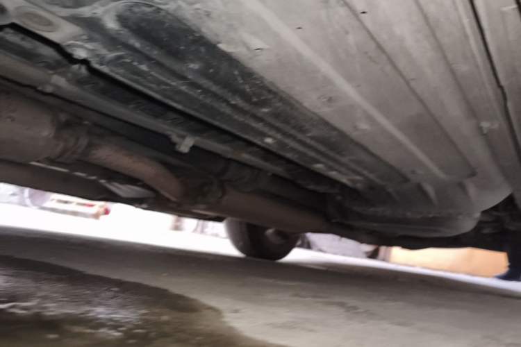 Used Hyundai Santa Fe 2013 2.0T Automatic All-Wheel Drive Top Trim Chassis Front Left