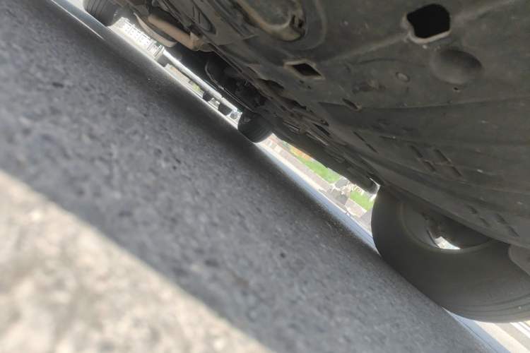 Used Hyundai Santa Fe 2013 2.4L Automatic Two-Wheel Drive Smart Version Chassis Front