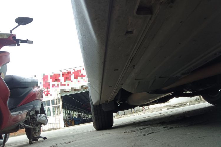 Used Hyundai Santa Fe 2013 2.4L Automatic Two-Wheel Drive Smart Version Chassis Front Right