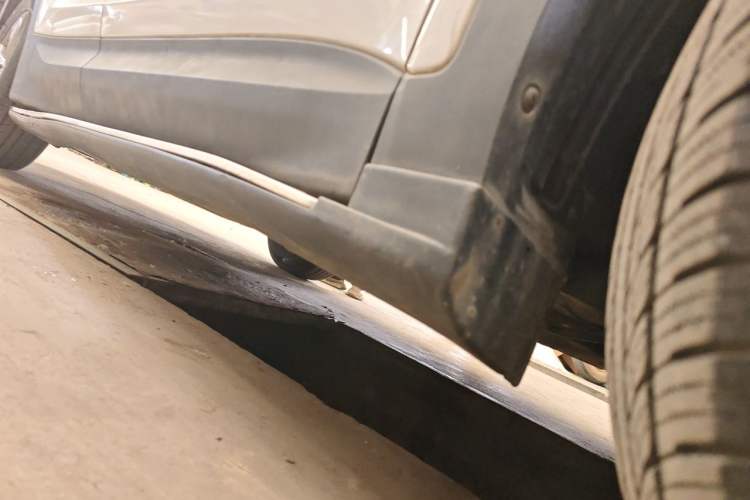 Used Hyundai Santa Fe 2013 2.4L Automatic Two-Wheel Drive Smart Version Chassis Front Right