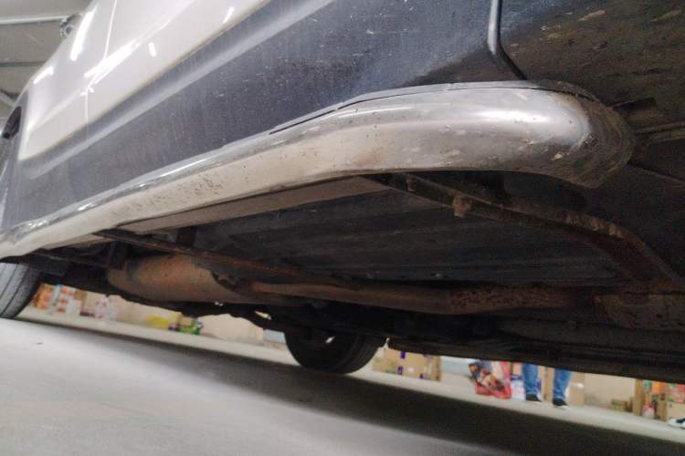 Used Hyundai Santa Fe 2013 2.4L Automatic Two-Wheel Drive Smart Version Chassis Front Right