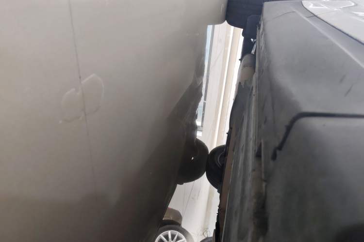 Used Hyundai Santa Fe 2013 2.4L Automatic Two-Wheel Drive Smart Version Chassis Front Right