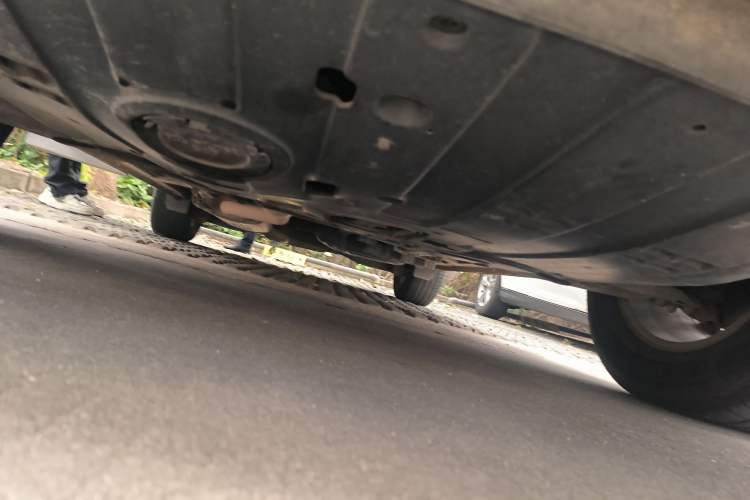 Used Hyundai Santa Fe 2013 2.4L Automatic Two-Wheel Drive Smart Version Chassis Front