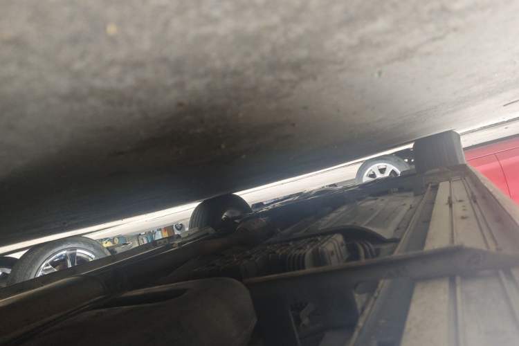 Used Hyundai Santa Fe 2013 2.4L Automatic Two-Wheel Drive Smart Version Chassis Rear Left
