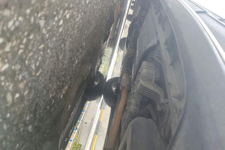 Used Hyundai Santa Fe 2013 2.4L Automatic Two-Wheel Drive Smart Version Chassis Rear Left