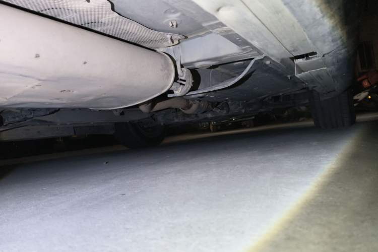 Used Hyundai Santa Fe 2013 2.4L Automatic Two-Wheel Drive Smart Version Chassis Rear Right